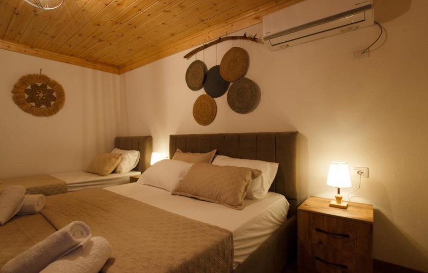 Guva guesthouse Gjirokaster