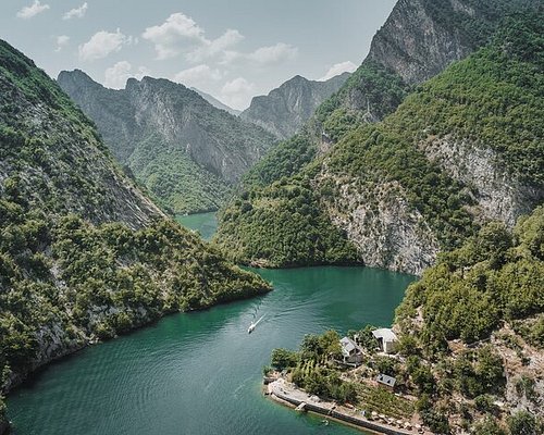 Day 3 – Theth → Valbona (Hiking OR Transfer Option)