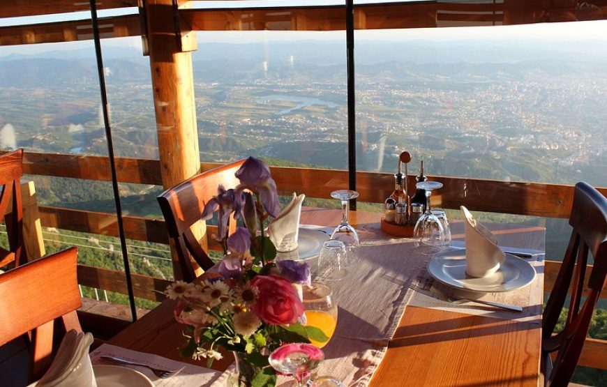 Tirana cable car with pickup and traditional lunch – private group
