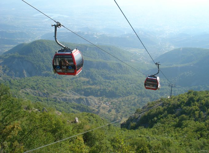 Tirana cable car with pickup and traditional lunch – private group