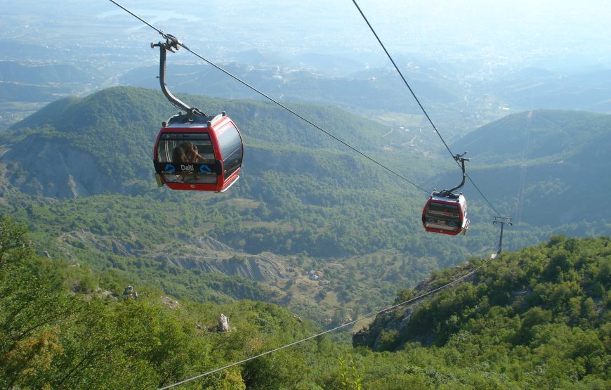Tirana cable car with pickup and traditional lunch – private group